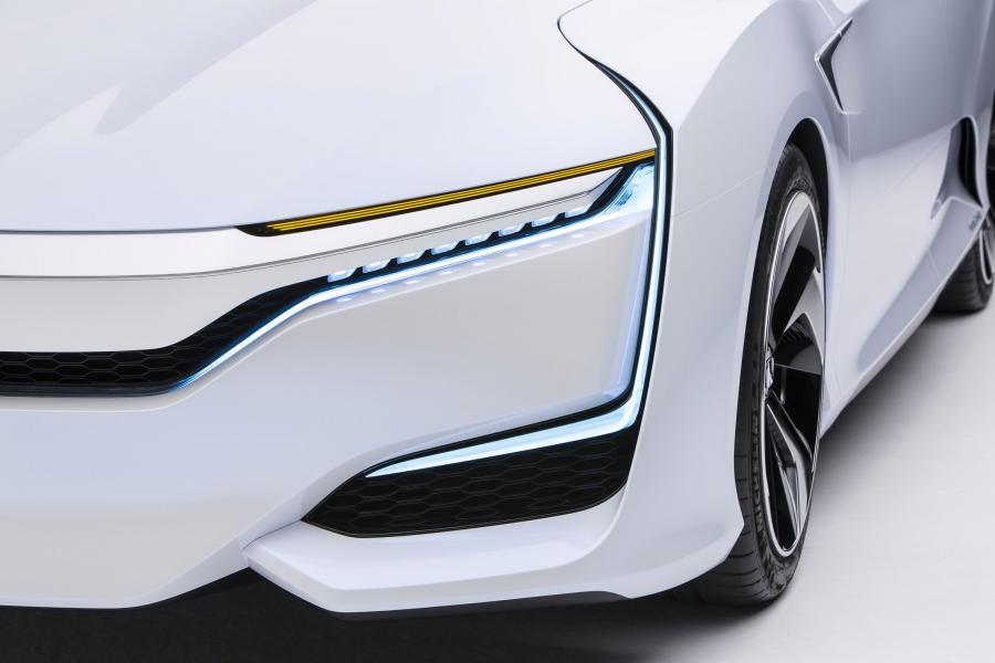  Honda FCV Concept 2014 года  (фото 15 из 38)